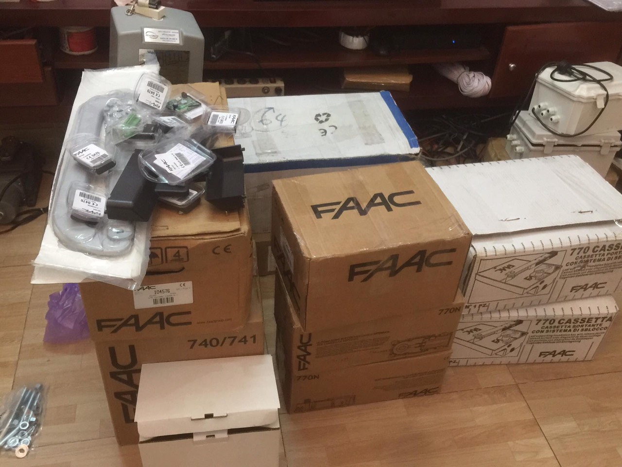 cửa hàng mô tơ cửa cổng tự động Bình Dương
